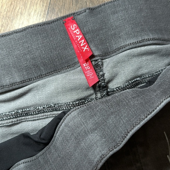 Spanx Stretch Jeans - Picture 2 of 8